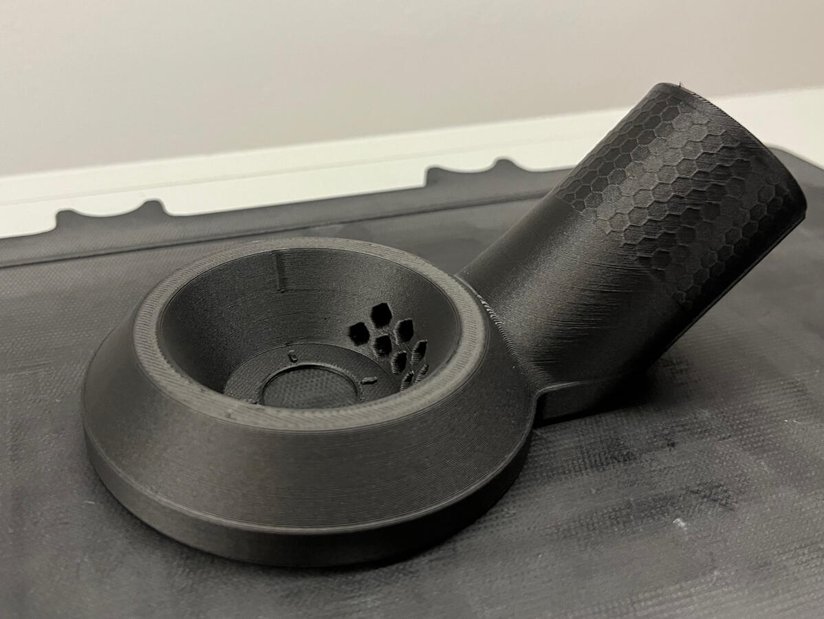 Vacuum holder for drill debris